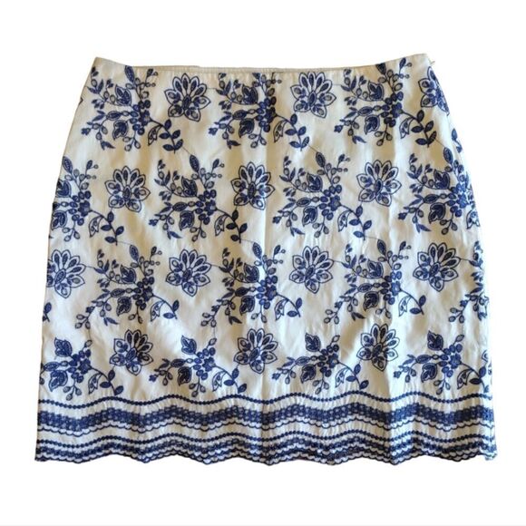 LOFT White Blue Floral Embroidered Lined Mini Shift Skirt Size 10P - Picture 6 of 15